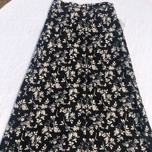 Liz Claiborne size 6 petite long maxi skirt